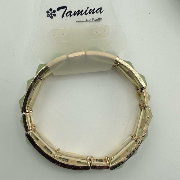 NWT Green Faceted Stone Stretch Bracelet in Gold-Tone Setting - Picture 7 of 9